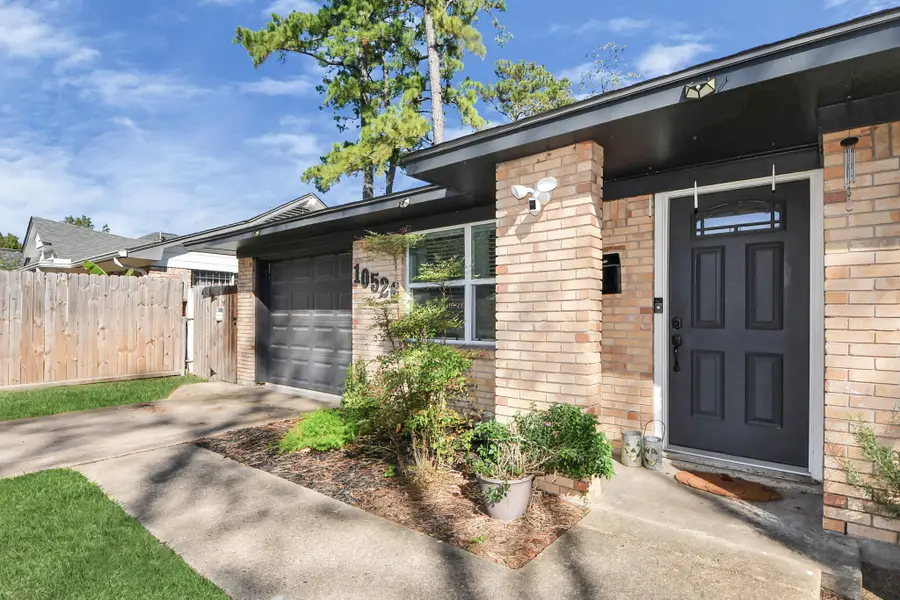 10526 Hollyglen Drive, Houston, TX 77016 - Image #2
