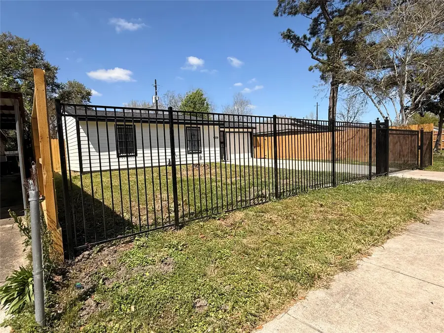 7922 Jutland Road Road, Houston, TX 77033 - #2