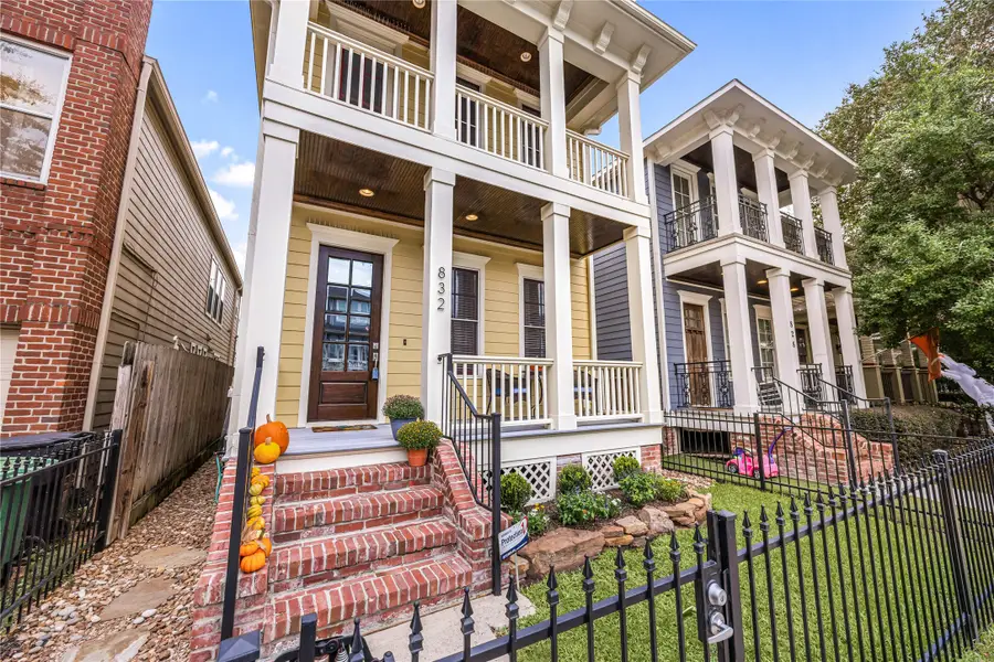 832 Nicholson Street, Houston, TX 77007 - #2