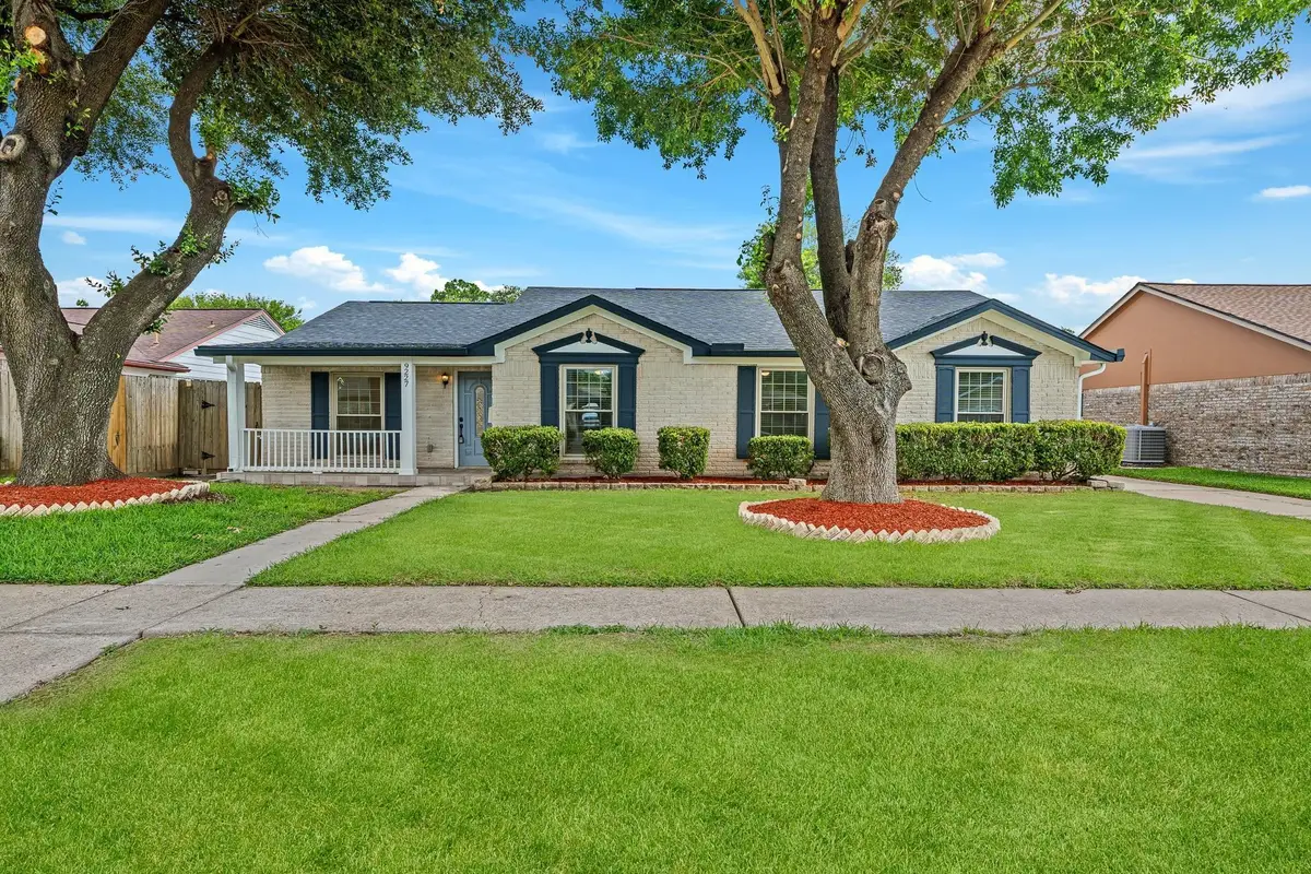 9227 Vickijohn Drive, Houston, TX 77031 - #1