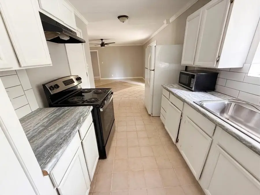 609 Sumbera Street, Holland, TX 76534 - #3