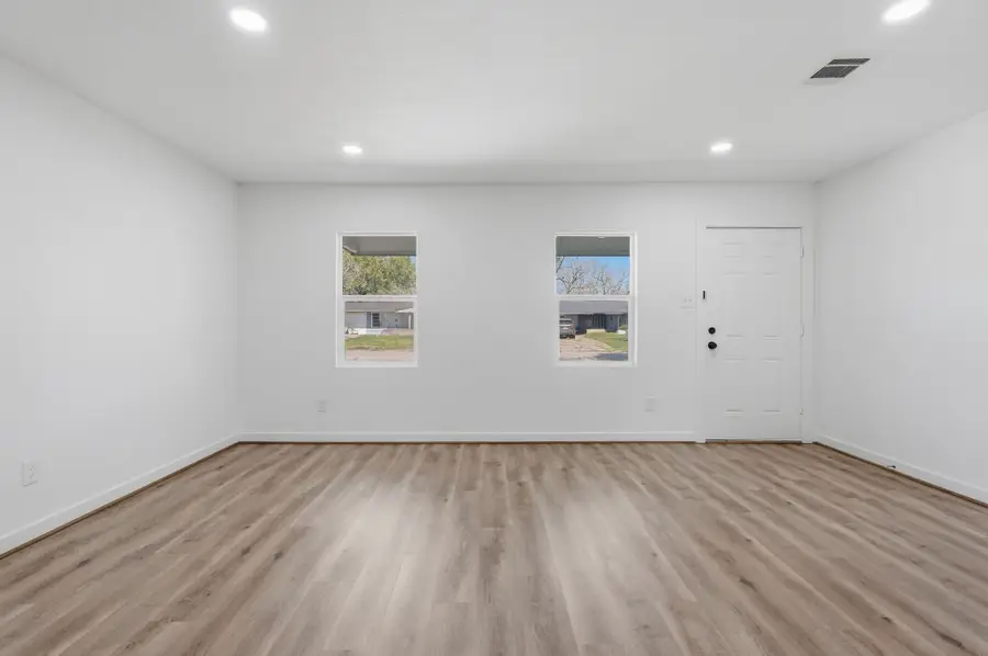 5962 Ridgeway Drive, Houston, TX 77033 - #3