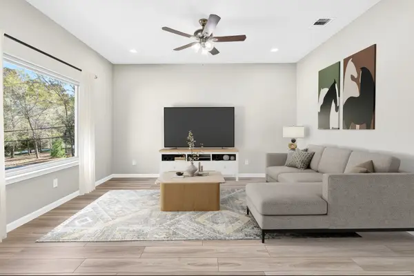 15678 Holly Drive, Montgomery, TX 77356