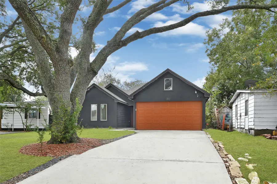 1811 Oriole Drive, League City, TX 77573 - Image #2