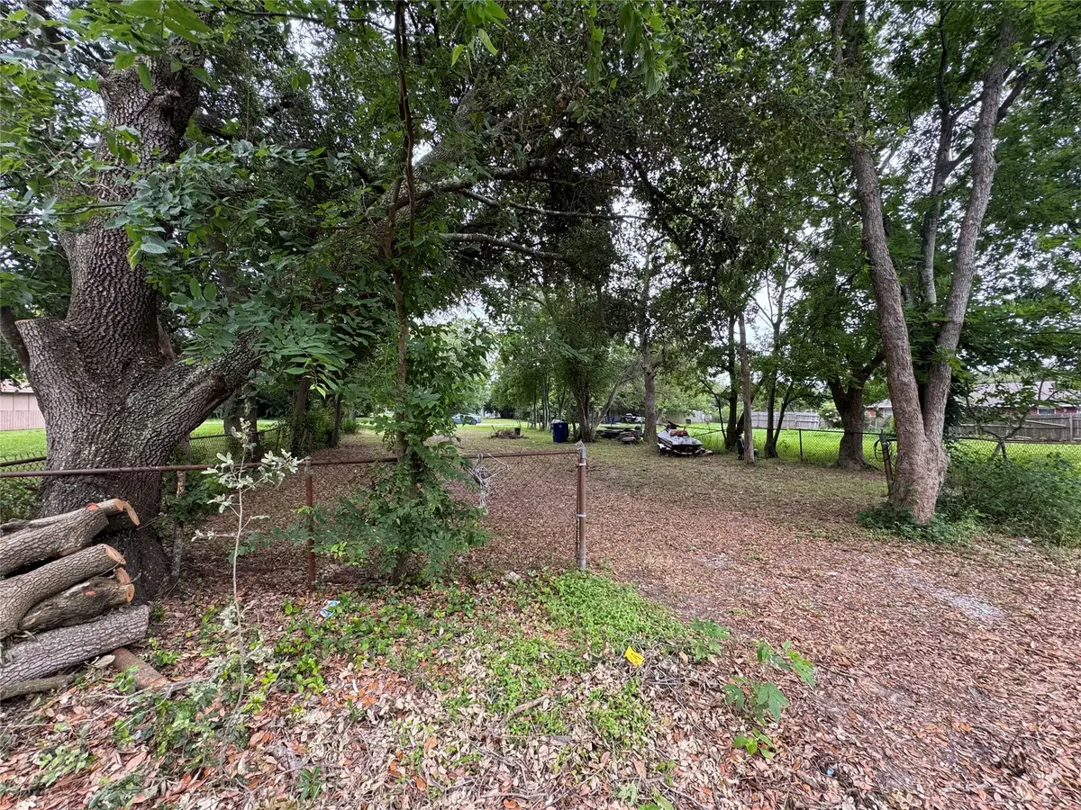 318 2nd Avenue N, Texas City, TX 77590 - #1