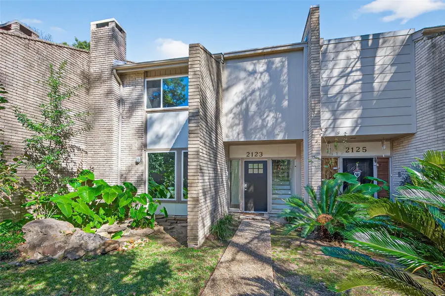 2123 Lake Village Drive, Houston, TX 77339 - Image #2