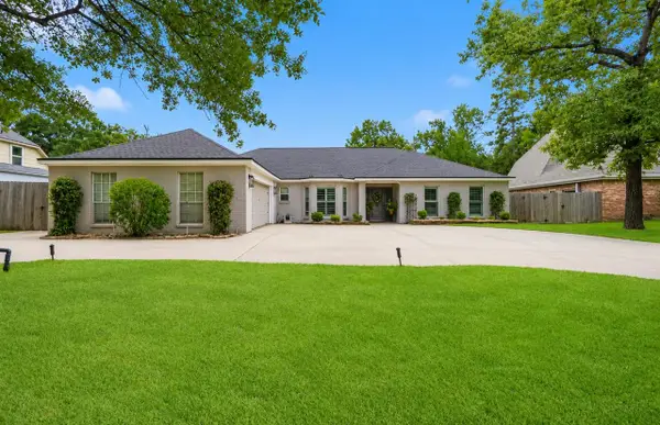 222 Laura Lane, Conroe, TX 77385