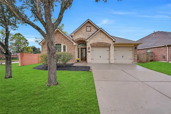2818 Silhouette Bay Drive, Pearland, TX 77584