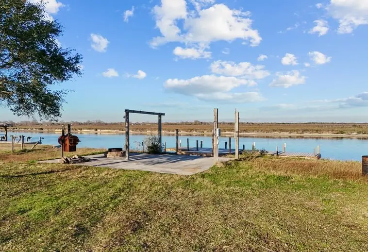 9850 S Redfish Drive, Hitchcock, TX 77563 - Image #3