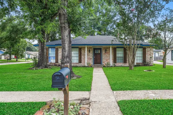 1923 Briarcreek Boulevard, Houston, TX 77073