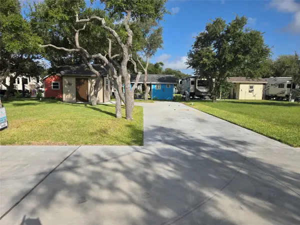 1406 W Corpus Christi Street, Rockport, TX 78382