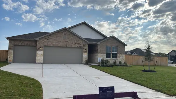 13302 Carpenter Place Place, Mont Belvieu, TX 77535