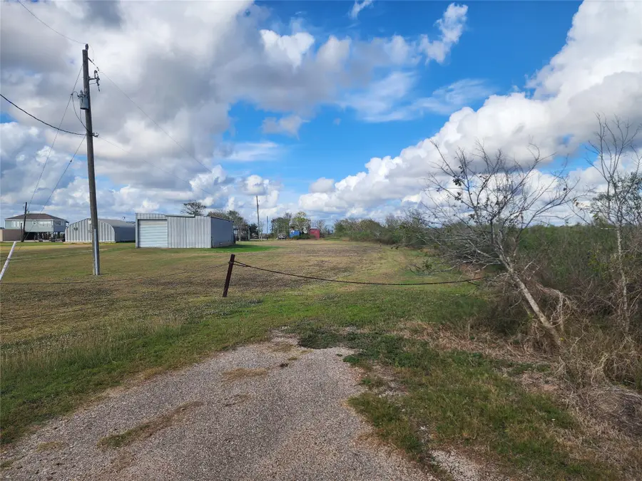 3007 Cr-807a, Angleton, TX 77515 - Image #2