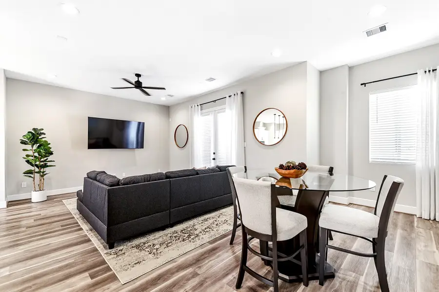 1329 Buescher Drive, Houston, TX 77043 - Image #3