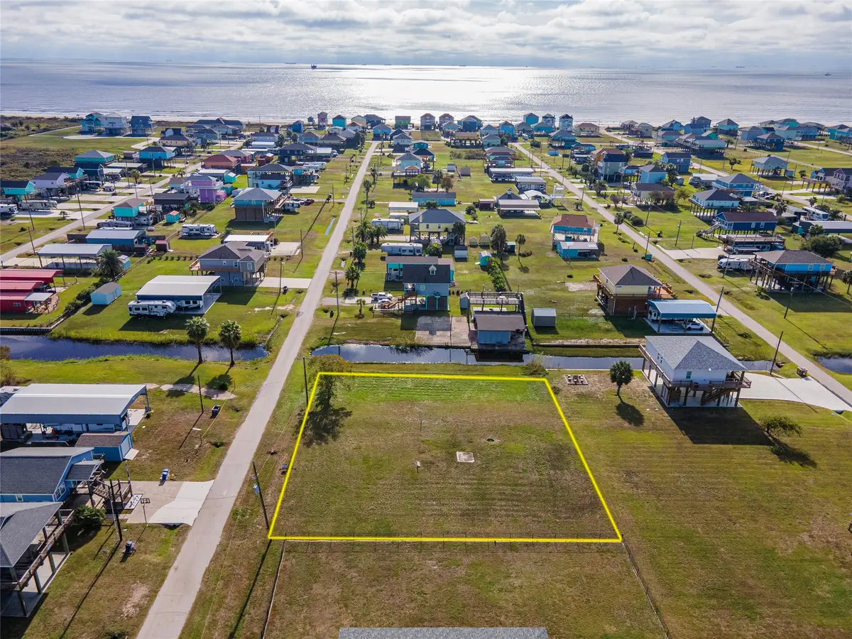 955 S Selwyn Road, Crystal Beach, TX 77650 - #1