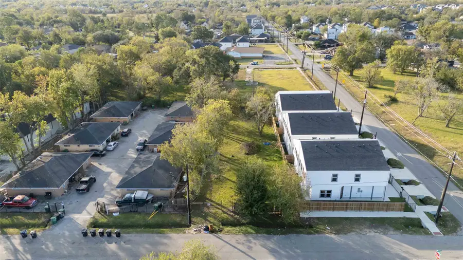 5006 Carmen Street, Houston, TX 77033 - Image #2