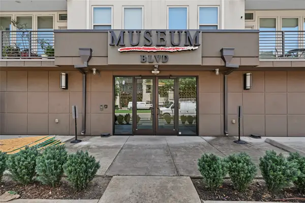4819 Caroline Street #111, Houston, TX 77004