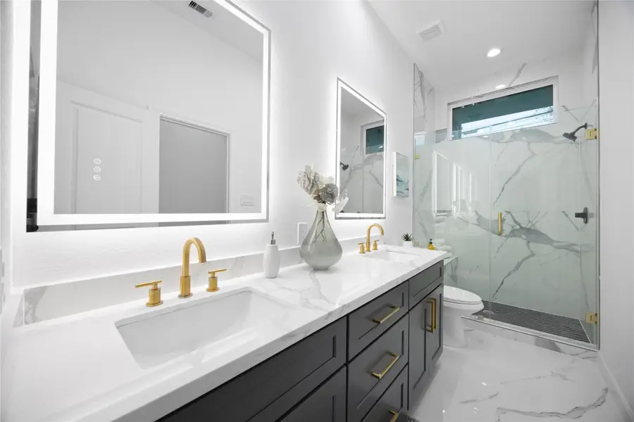 5125 Doolittle Boulevard, Houston, TX 77033 - Image #2