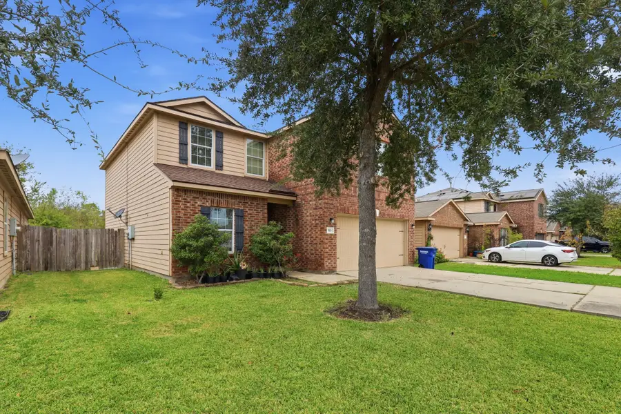 915 Paradise Road, Baytown, TX 77521 - Image #2