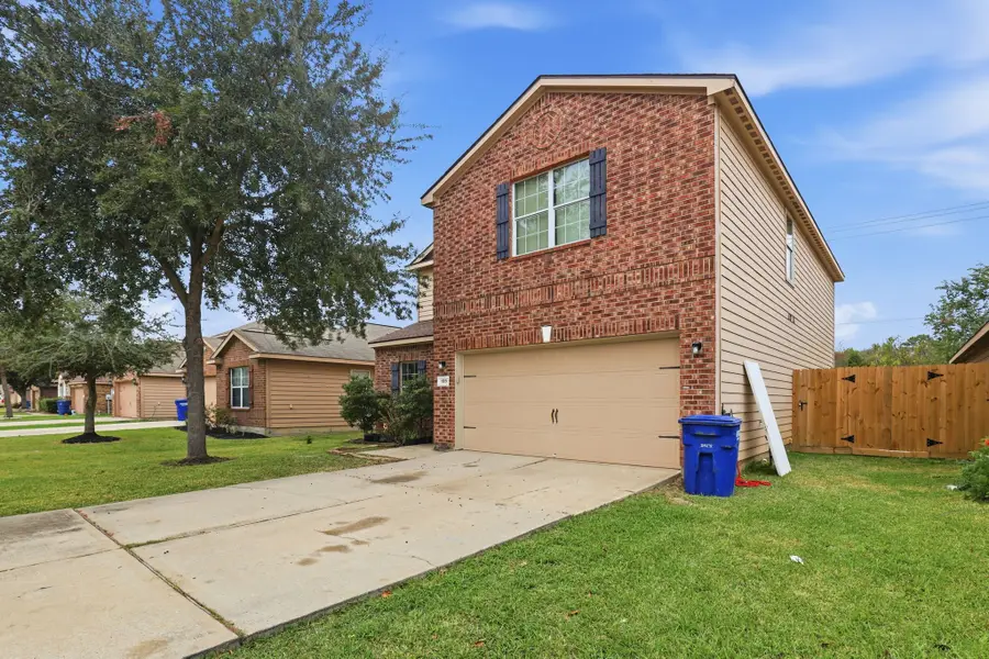 915 Paradise Road, Baytown, TX 77521 - Image #3