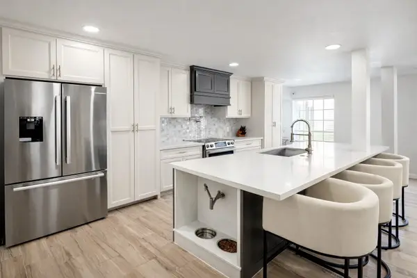 361 N Post Oak Lane #145, Houston, TX 77024