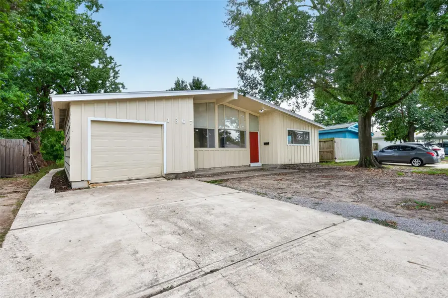 1307 Camden Road, Pasadena, TX 77502 - #2