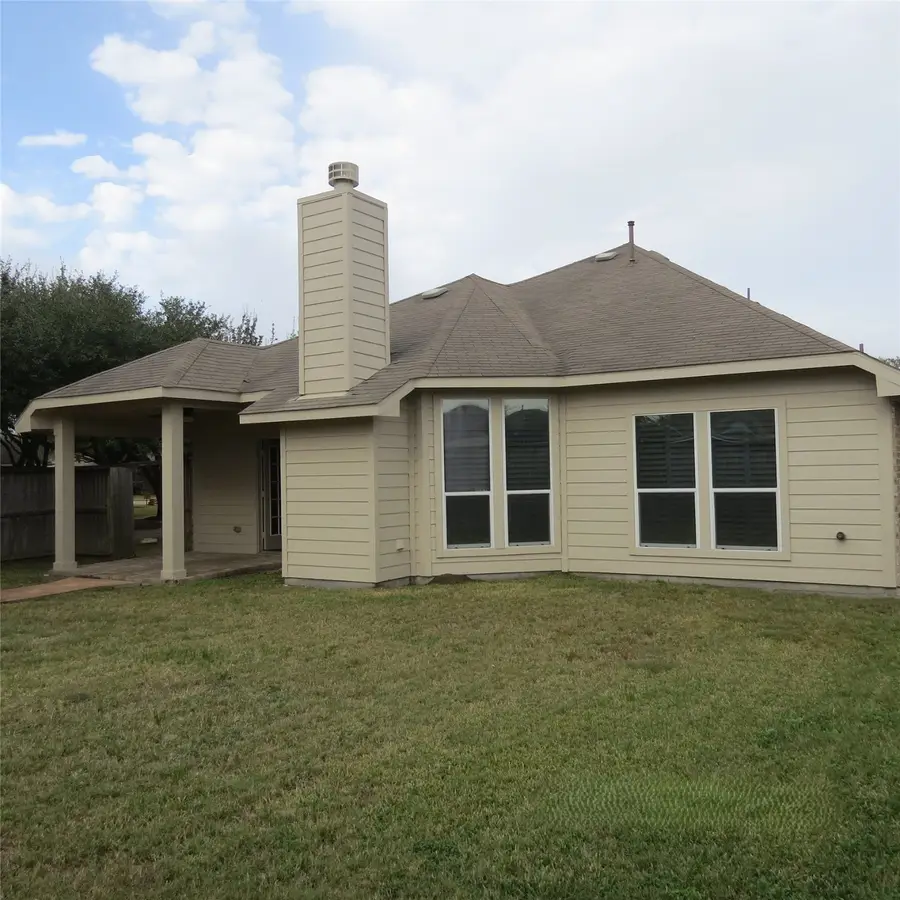 3802 Elderberry Drive, Dickinson, TX 77539 - Image #2
