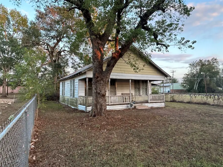 836 7th Street, Hempstead, TX 77445 - #2
