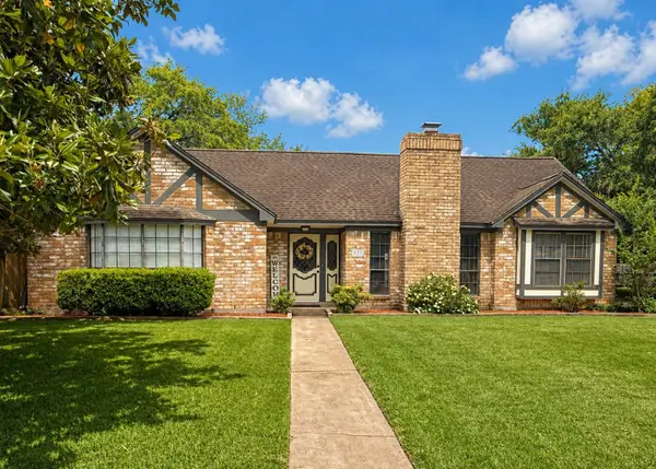 123 Spanish Moss Lane, Lake Jackson, TX 77566