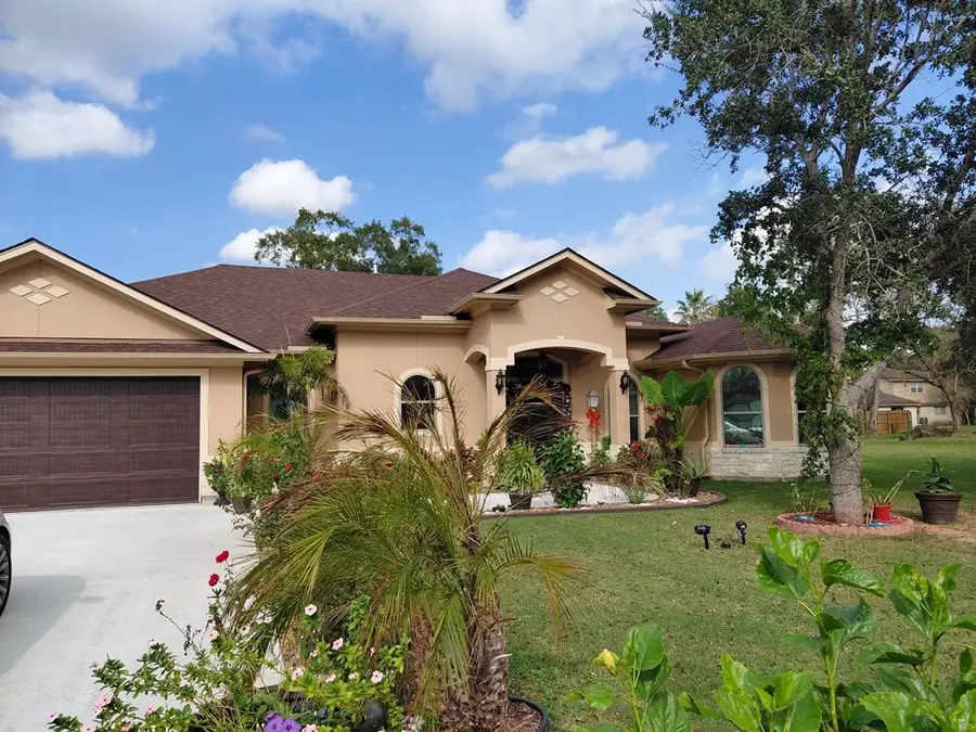 309 Hickman Lane, Angleton, TX 77515 - Image #2