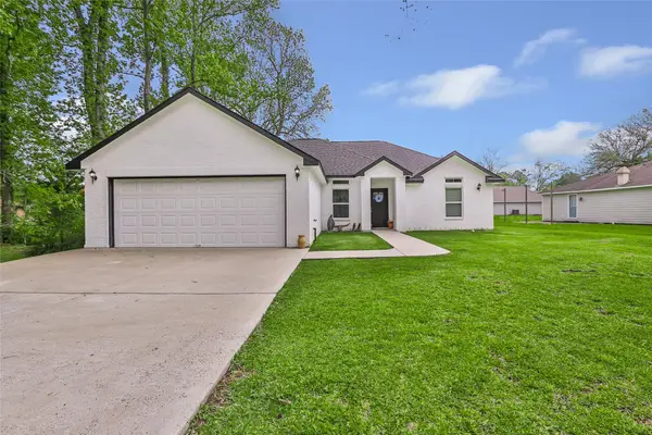 451 County Road 2358, Hardin, TX 77575