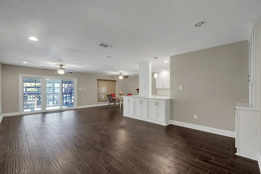 125 Capetown, Conroe, TX 77356 - Image #3