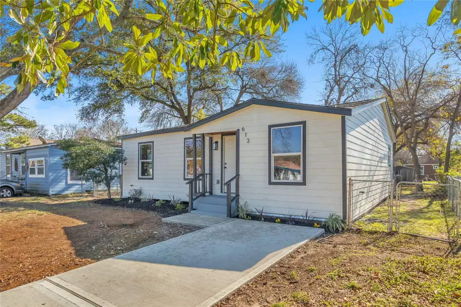 613 19th Avenue N, Texas City, TX 77590 - #2