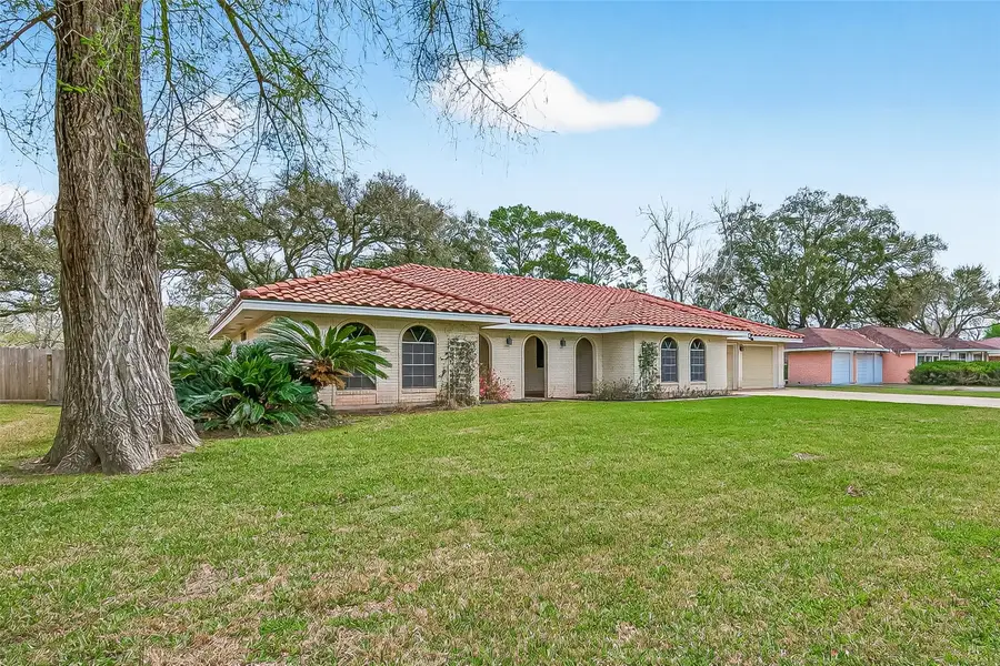 5607 Avenue M 1/2, Santa Fe, TX 77510 - #2