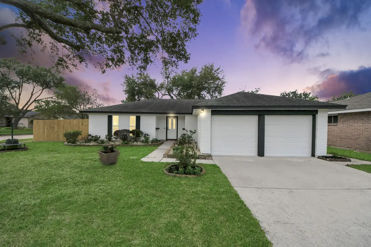 16222 Forest Bend Avenue, Friendswood, TX 77546 - #1