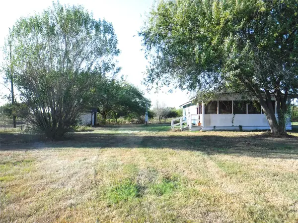 1142 Chestnut Lane, Wallis, TX 77485