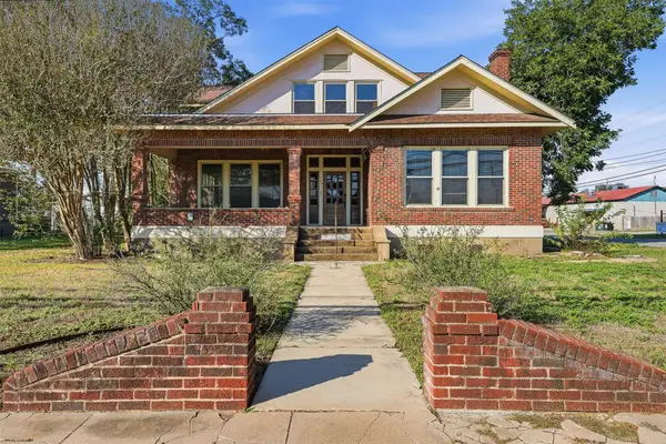 723 Saint Peter Street, Gonzales, TX 78629