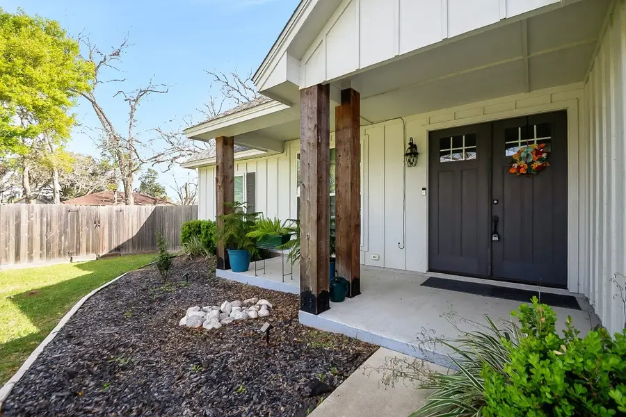 502 Tall Timber Drive, West Columbia, TX 77486 - #2