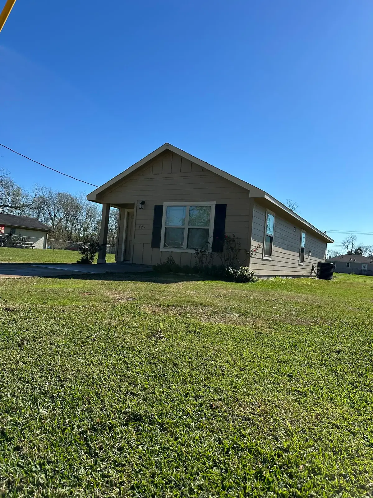 627 W Live Oak Street, Angleton, TX 77515 - #1