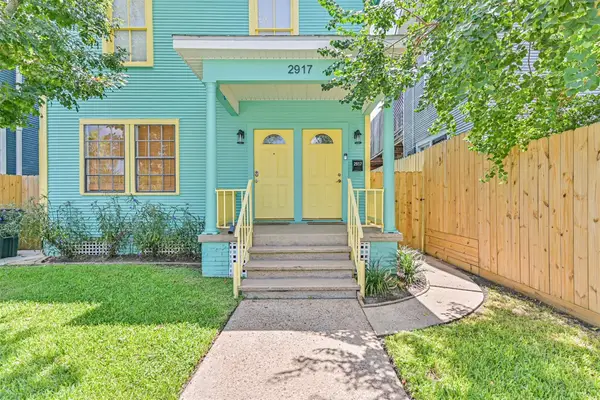 2917 Avenue Q 1/2, Galveston, TX 77550