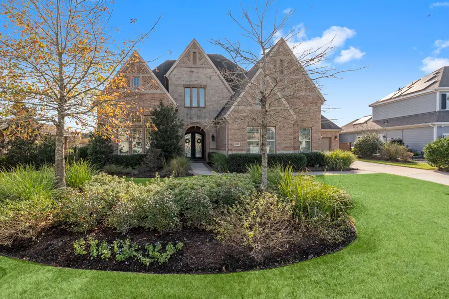 2203 Flameleaf Court, Conroe, TX 77384 - Image #2