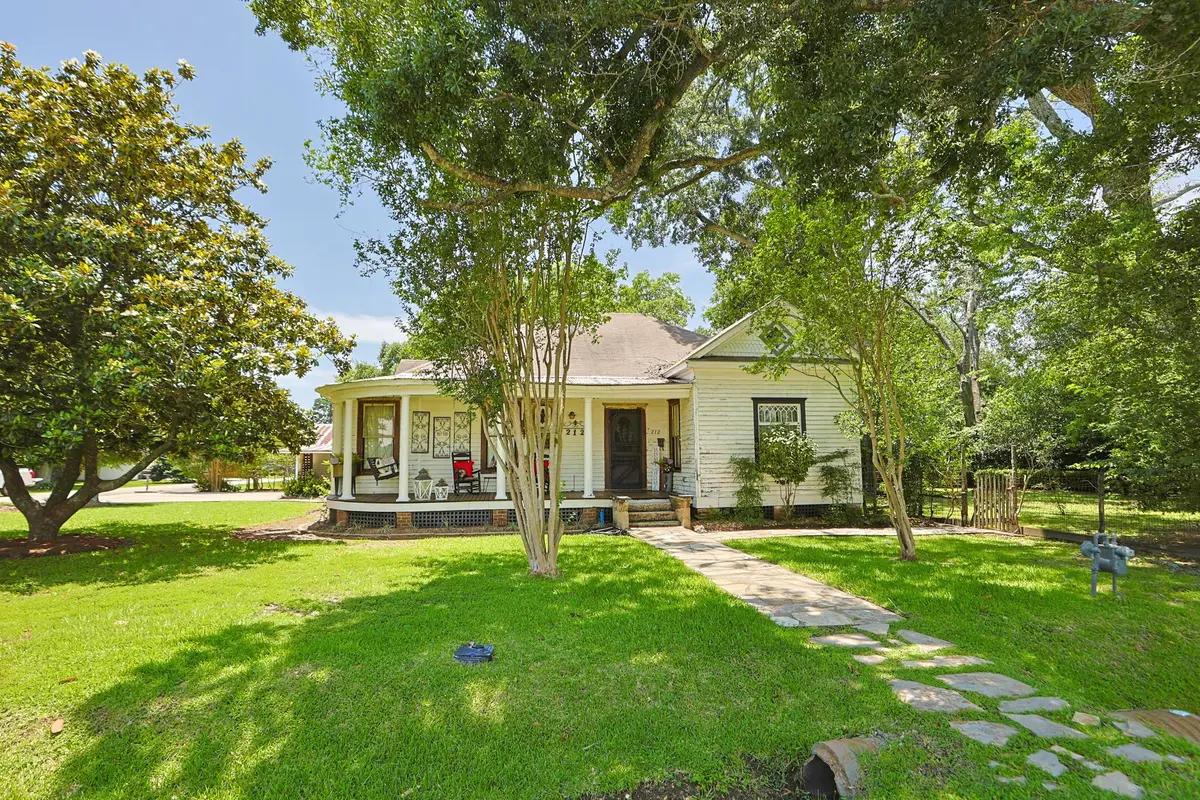 212 S Pine Street, Tomball, TX 77375 - #1
