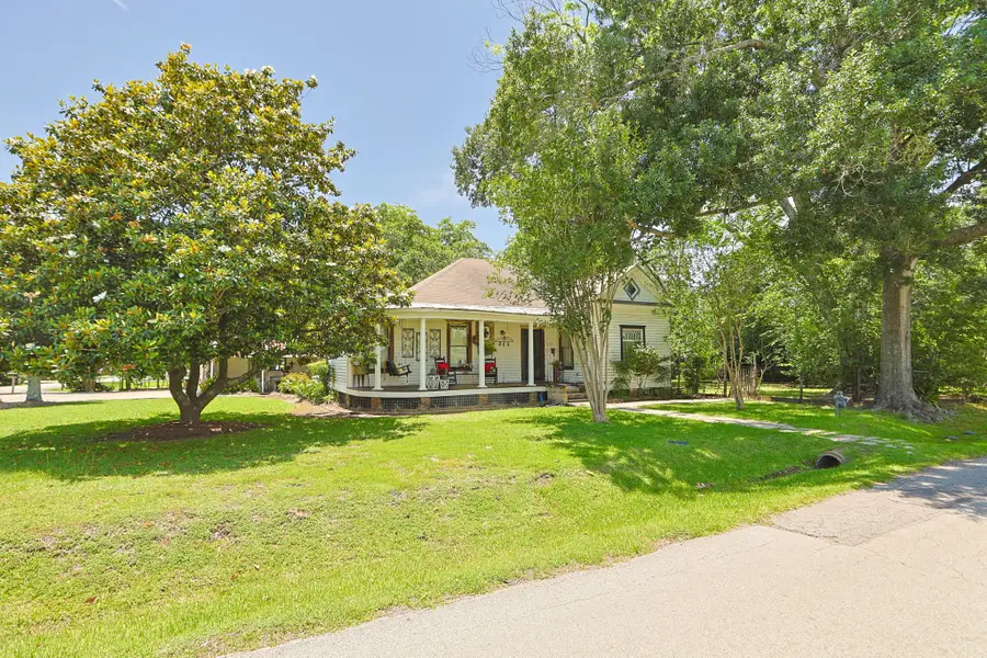 212 S Pine Street, Tomball, TX 77375 - #2