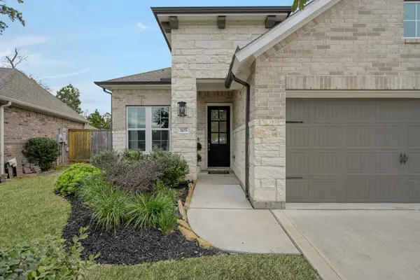105 Dove Springs Court, Conroe, TX 77304