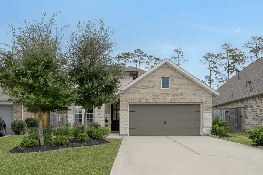 105 Dove Springs Court, Conroe, TX 77304 - Image #2