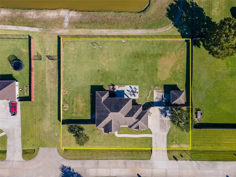 12302 Trista Court, Santa Fe, TX 77510 - Image #2