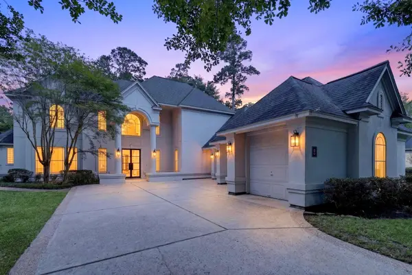 2 Argonne Place, The Woodlands, TX 77382