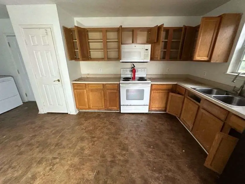 453 N Mccampbell Street, Aransas Pass, TX 78336 - Image #2