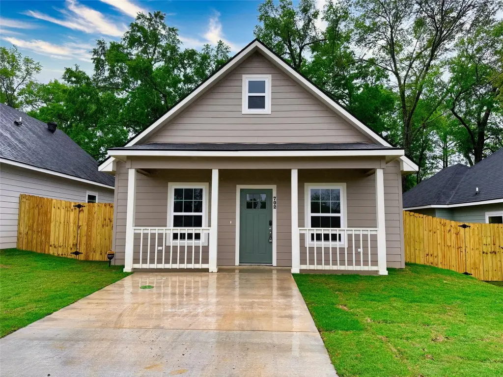 702 W Walnut Street, Longview, TX 75601 - #1