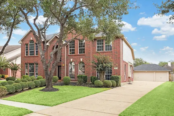 1823 Misty Oaks Lane, Sugar Land, TX 77479